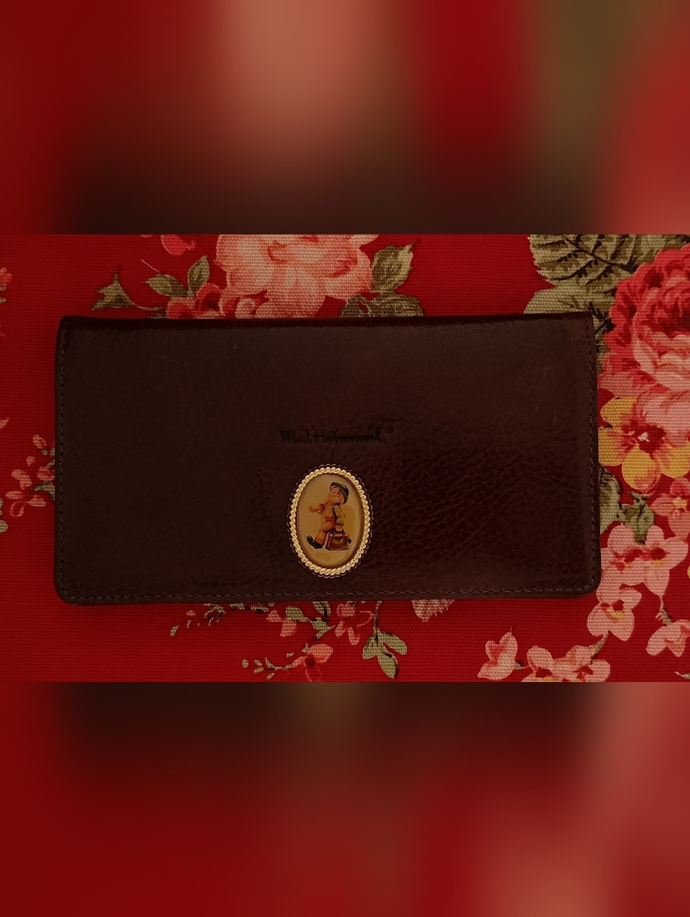 HUMMEL VINTAGE 1992 100% BROWN LEATHER WALLET MEDALLION ACCENT BRAND NEW